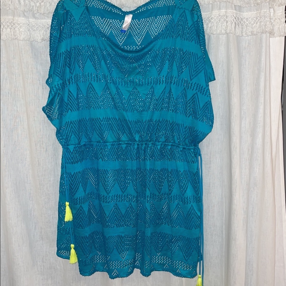 Patterned Swimsuit Coverup - Picture 2 of 3